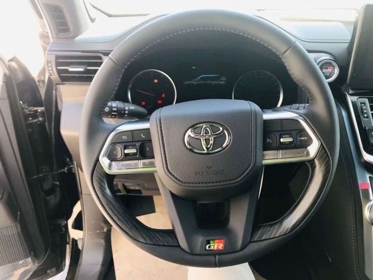 Toyota Land Cruiser TOYOTA LC300 GR SPORT 3.5L TT PETROL 2025 GCC