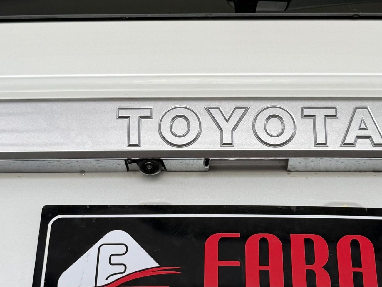 Toyota Prado 2.8 DIESEL 20 INCH ALLOY RIMS **التصدير فقط خارج الخليج**EXPORT ONLY**