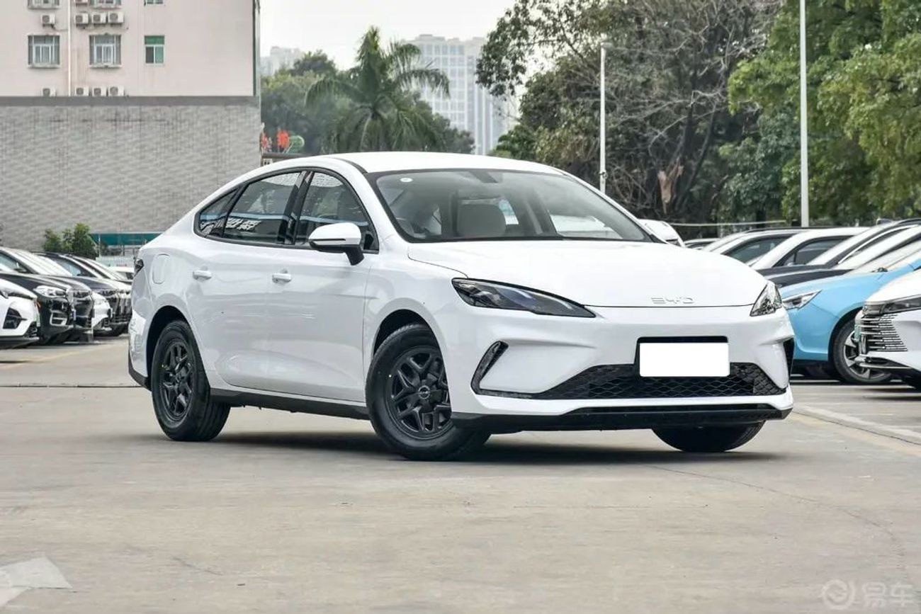 بي واي دي سيل 05 DM-i 2025 BYD SEAL 05 DMI HYBRID