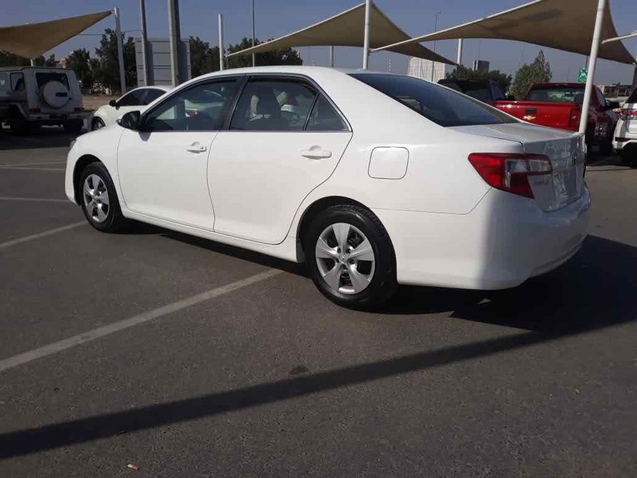 تويوتا كامري سياره نظيفه جدا بدون حوادث بحاله ممتاذه