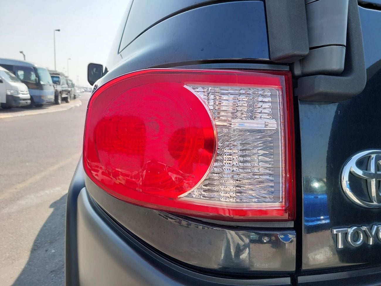 تويوتا إف جي كروزر (RAMADAN OFFER) TOYOTA FJ CRUISER SUV RHD 2013 MODEL 4.0 L PETROL AUTOMATIC(PM23149)