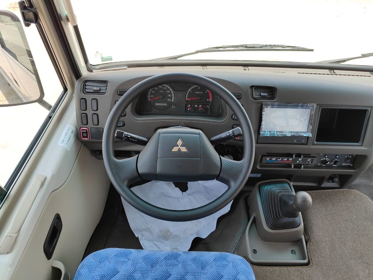 Mitsubishi Rosa 2024 Mitsubishi Rosa 26-Seater (3-Point Seatbelts) 4.9L 4-Cyl Turbo Diesel Euro-4 M/T RWD For Export