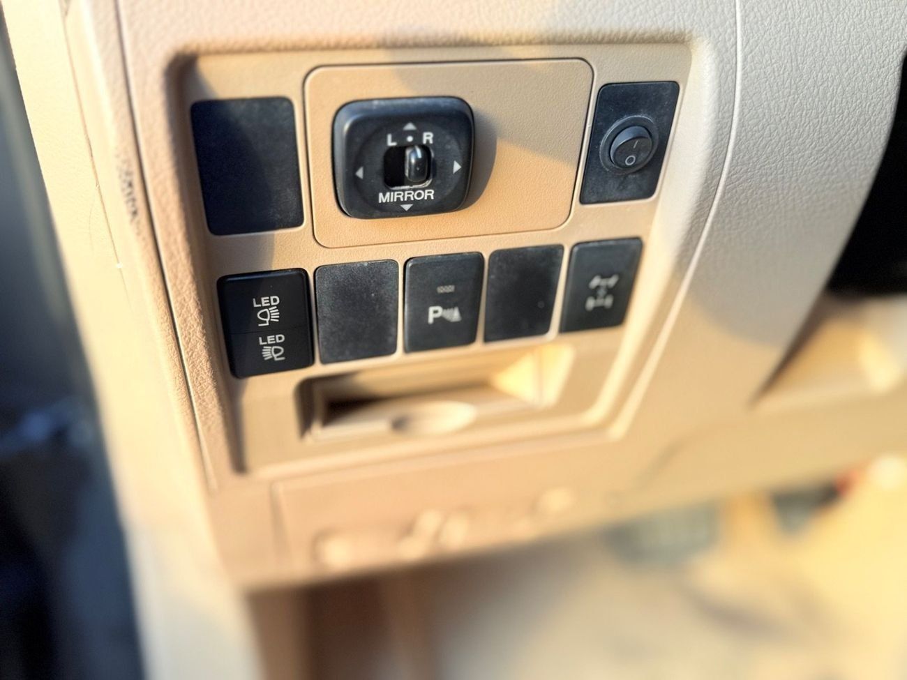 تويوتا لاند كروزر GXR+ 4.0L