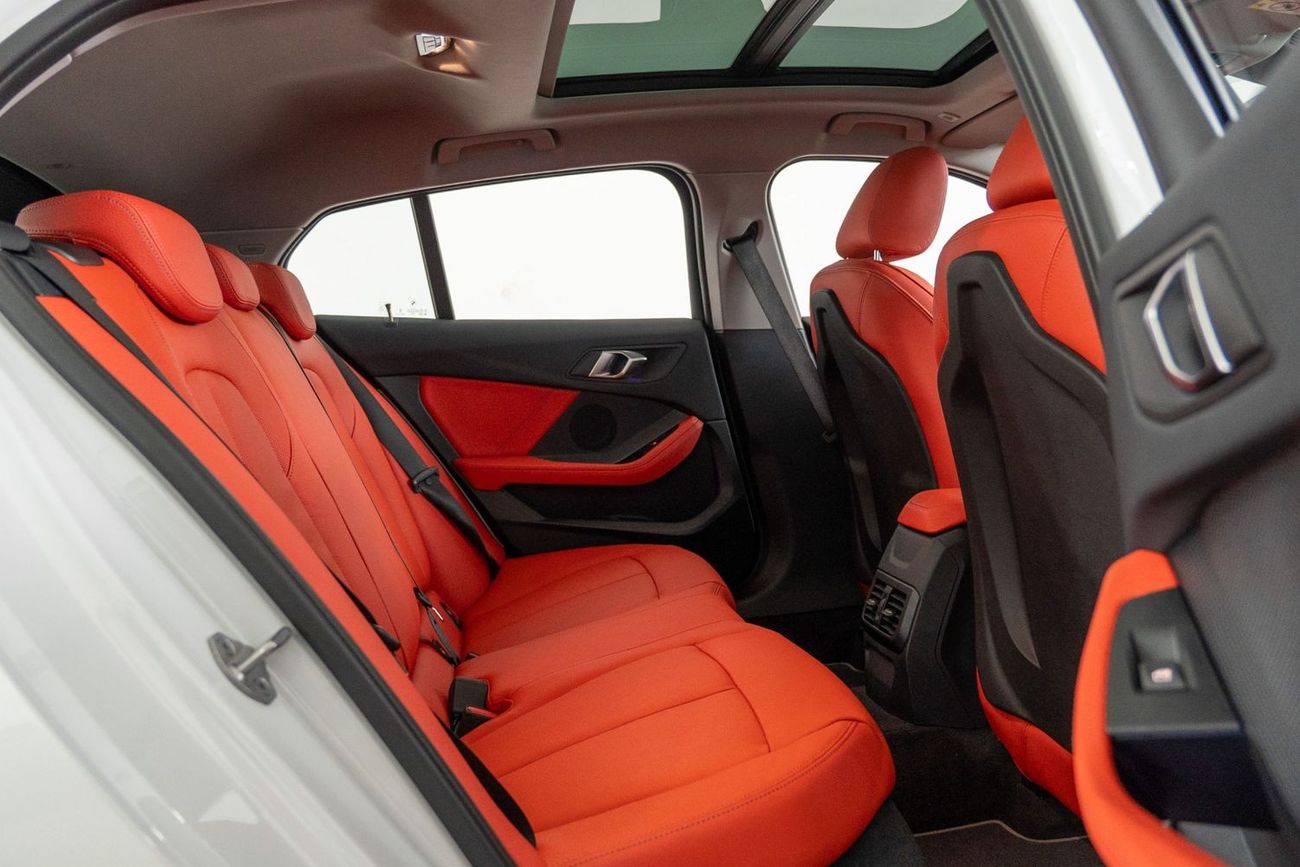 BMW 120i Exclusive 2.0L Sport Line