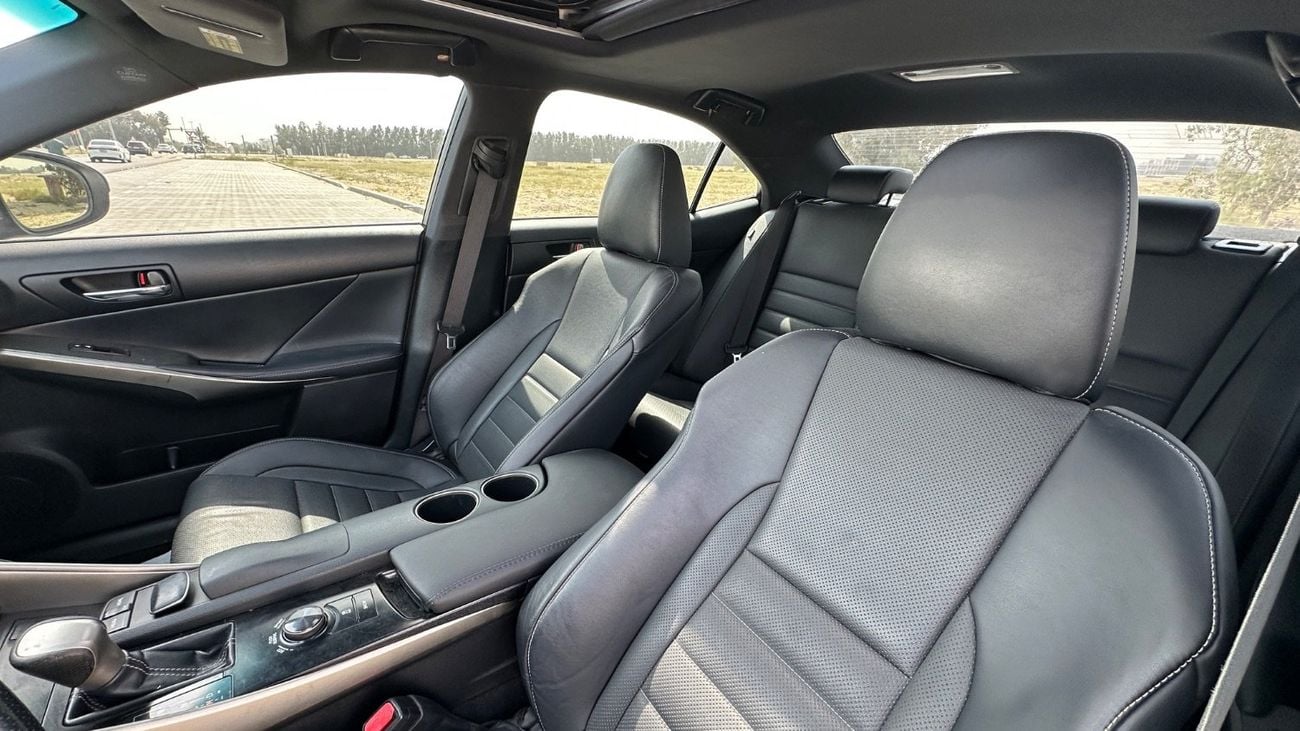 لكزس IS 250 F Sport 2.5L