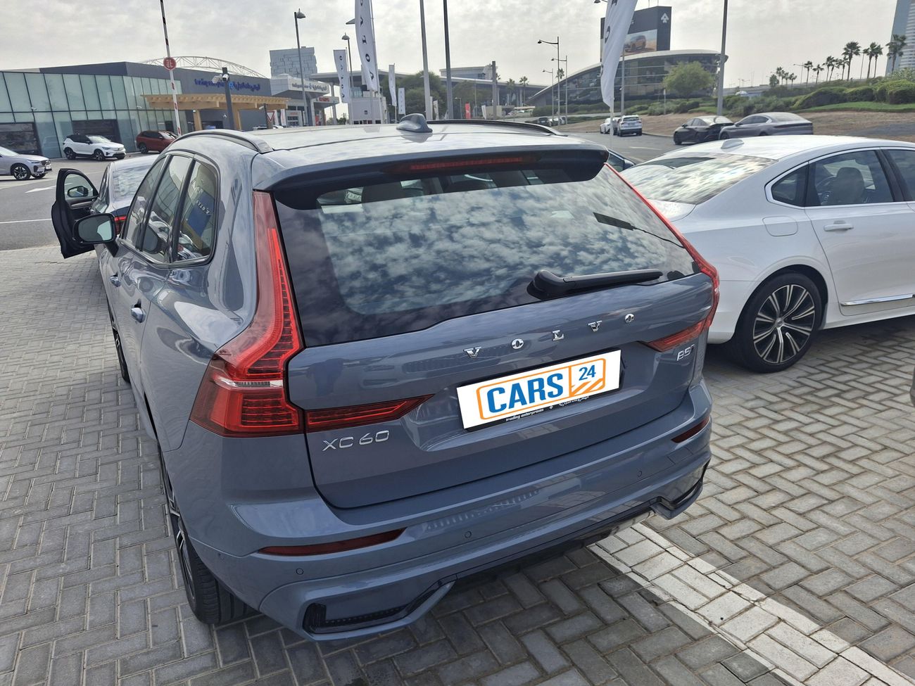 Volvo XC60 B5 ULTIMATE DARK 2 | Zero Down Payment | Home Test Drive