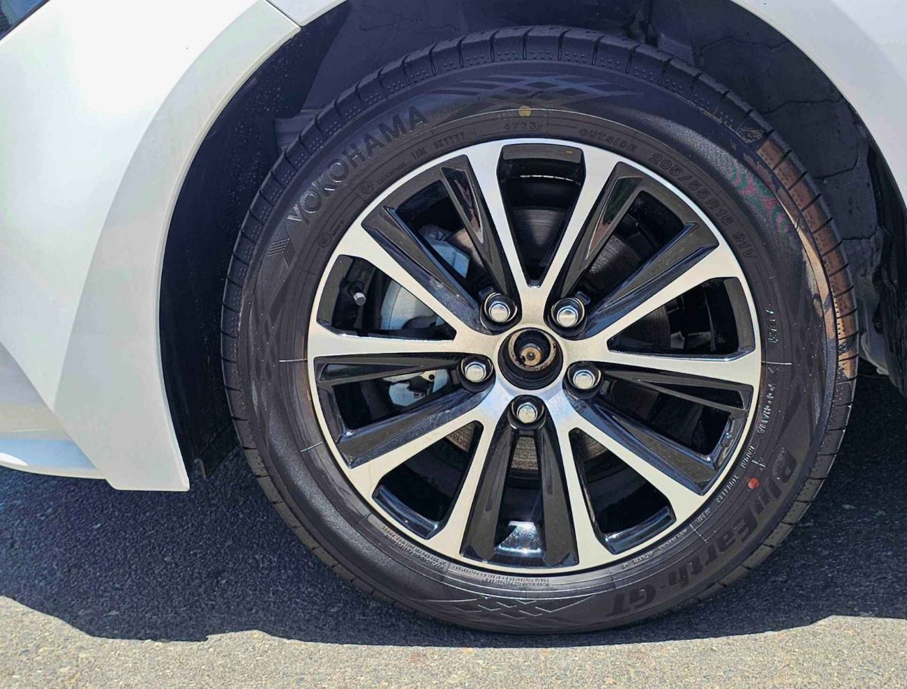 Toyota Levin HYBRID LUXURY/1.8L V4 A/T/SUNROOF REAR CAMERA/FULL OPTION