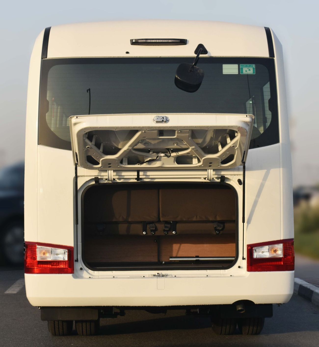 تويوتا كوستر 2.7L M/T (20 STR, NO BAGG RK, NO CURTAIN)