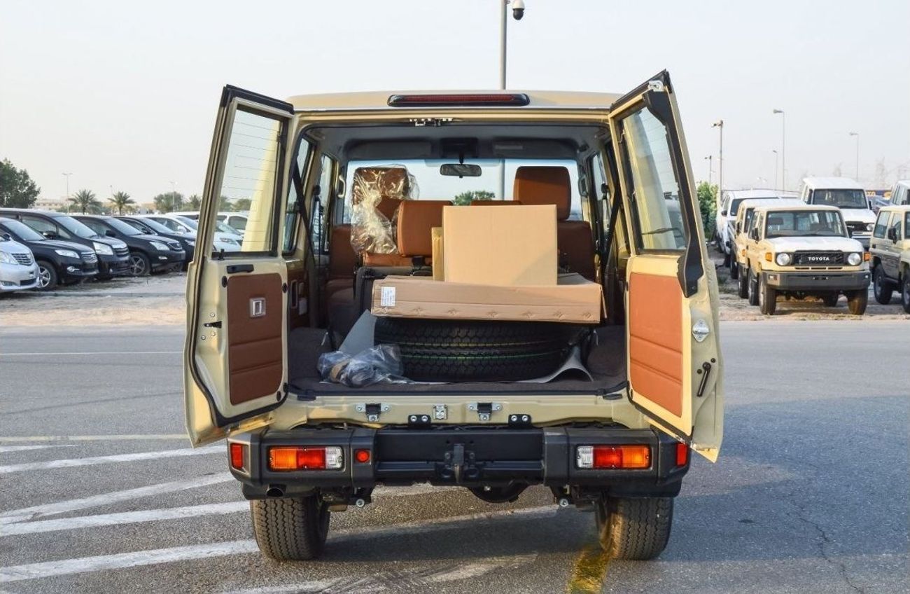 تويوتا لاند كروزر TOYOTA LAND CRUISER 71 SERIES 4.0L 4WD AT PETROL SUV 2024