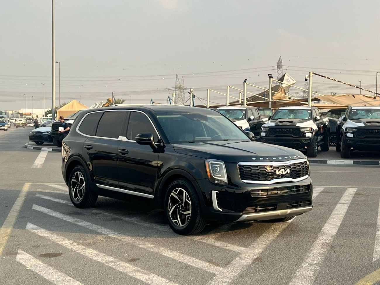 Kia Telluride LX 2020 Kia Telluride 3.8L V6 - Rear Camera & Sensor - Leather Seats With Rims -