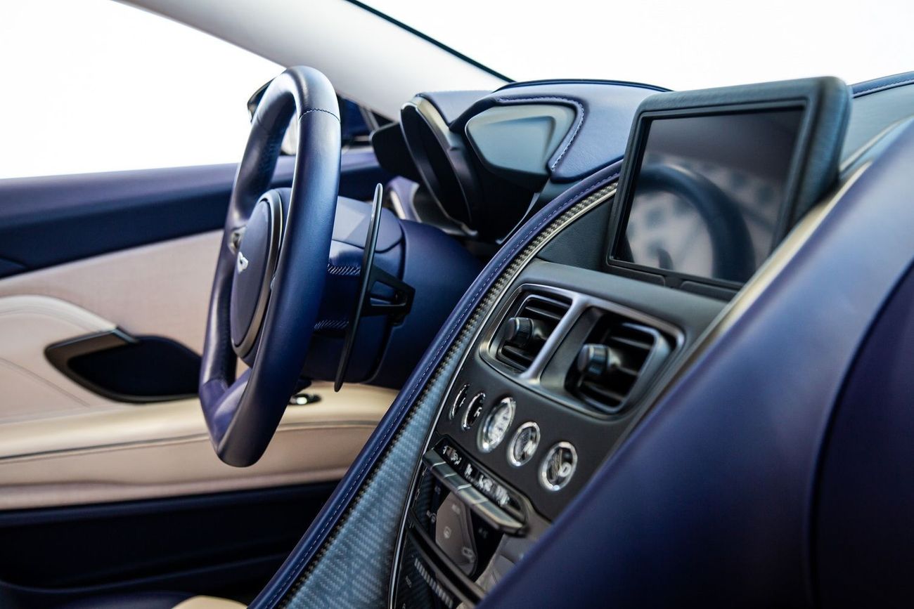 Aston Martin DBS Superleggera Aston Martin DBS Superleggara Arabesque Edition