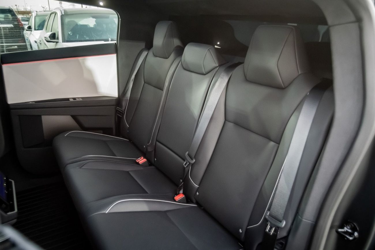 Tesla Cybertruck DUAL MOTORS FOUNDATION SERIES