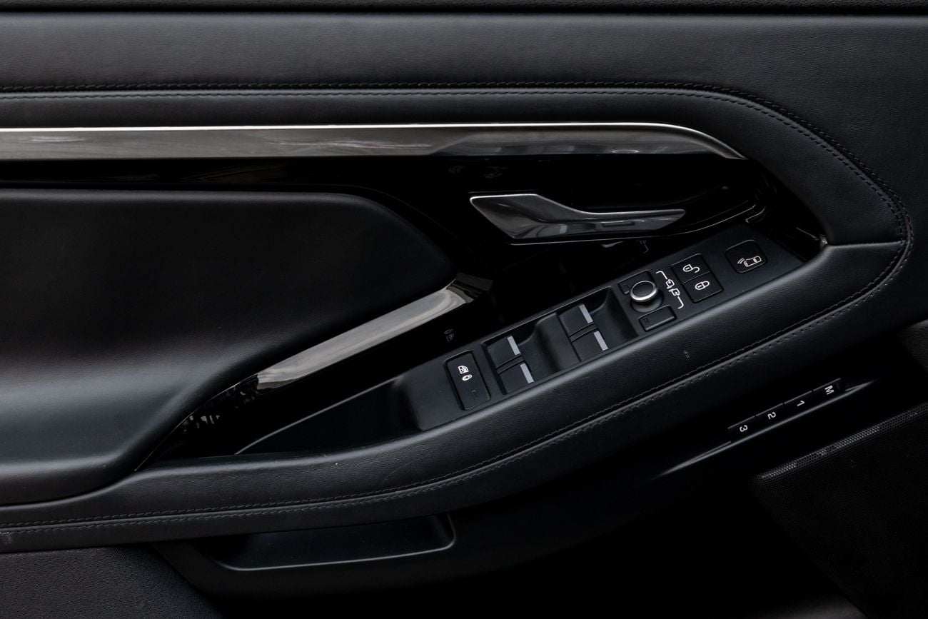لاند روفر رانج روفر إيفوك Range Rover Evoque R-Dynamic HSE P300 | 2,057 P.M | 0% Downpayment | IMMACULATE!