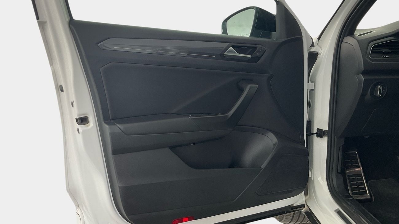 فولكس واجن T ROC R-Line | شامل الضمان | 0 ﺪﻔﻋﺓ ﺃﻮﻟﻯ