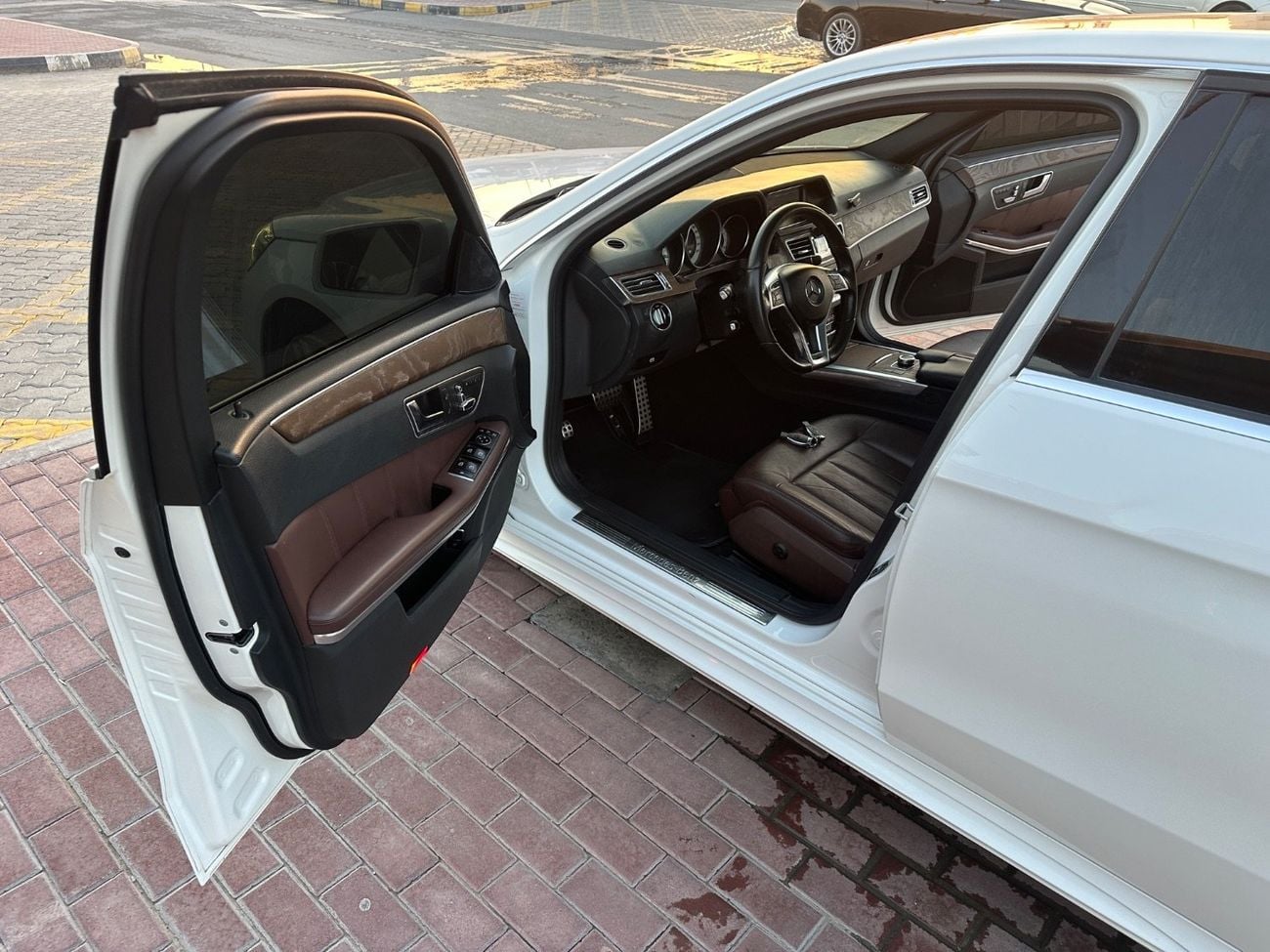 مرسيدس بنز E300