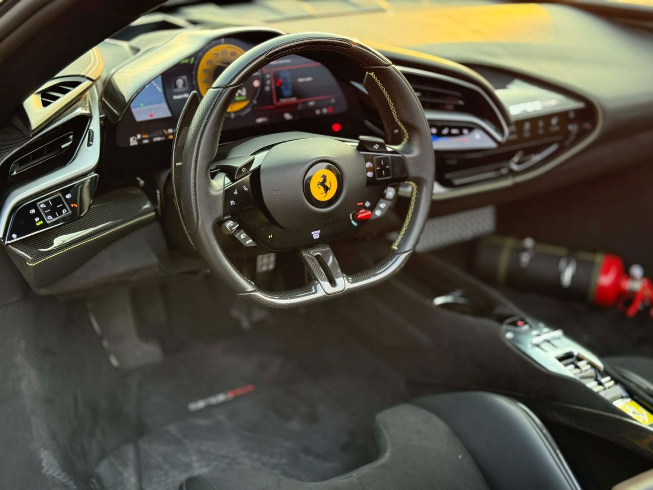 فيراري SF90 سبيدر GCC SPEC NEAT AND CLEAN UNDER WARRAANTY