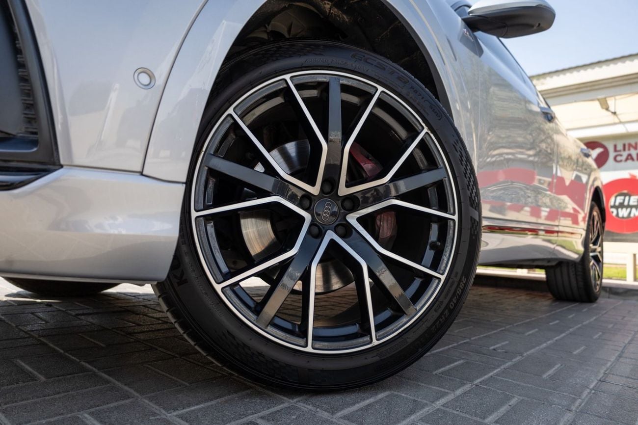Audi Q8 55 TFSI quattro S-Line 3.0L (340 HP) Audi Q8 55TFSI Quattro S-Line 2019 GCC | Warranty