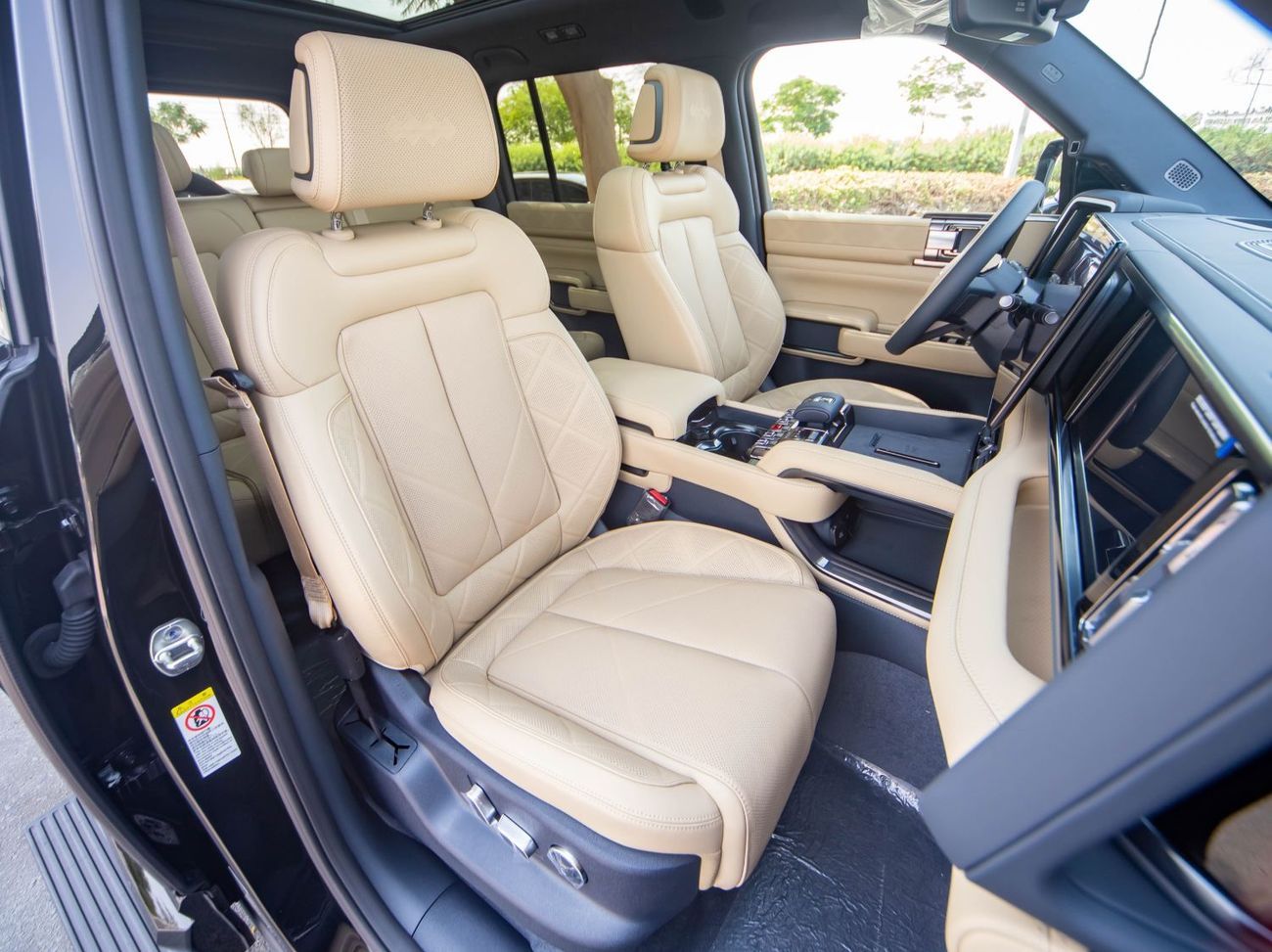 BYD Leopard 5 BYD LEOPARD 5 | ULTRA | 2 Deflock + Electric Side Step | EVS WARRANTY AND SERVICE 5 Years