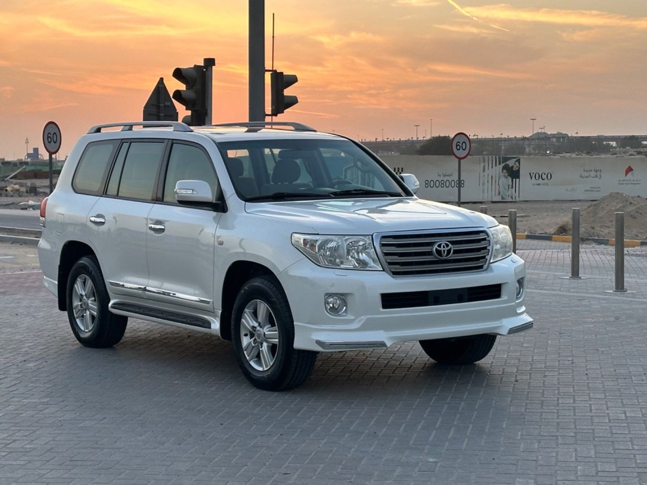 Toyota Land Cruiser MODEL 2010 GCC CAR PERFECT CONDITION INSIDE AND OUTSIDE FULL OPTION SUN ROOF LEATHER SEATS