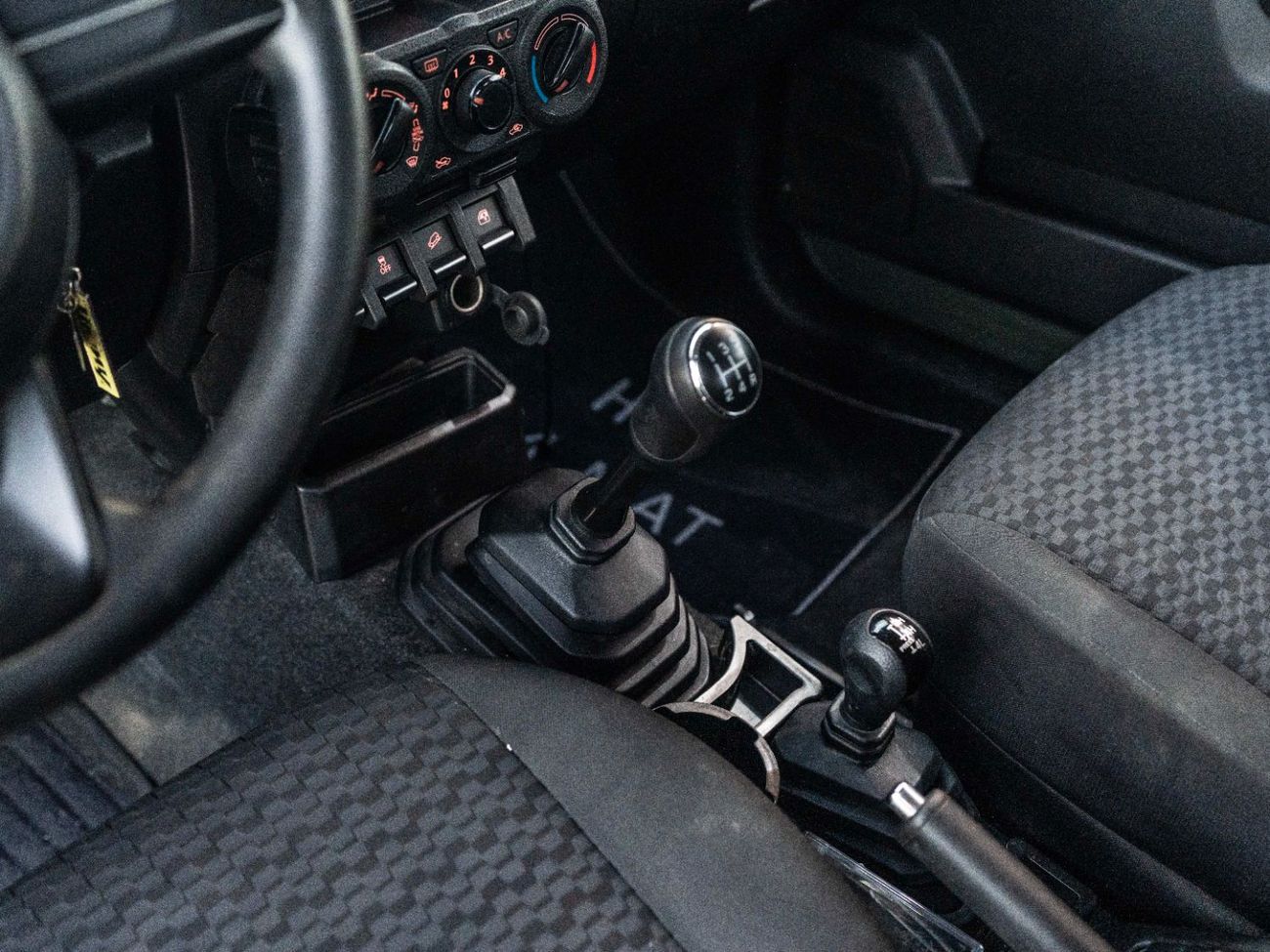 سوزوكي جيمني 1.5L GL (M/T)