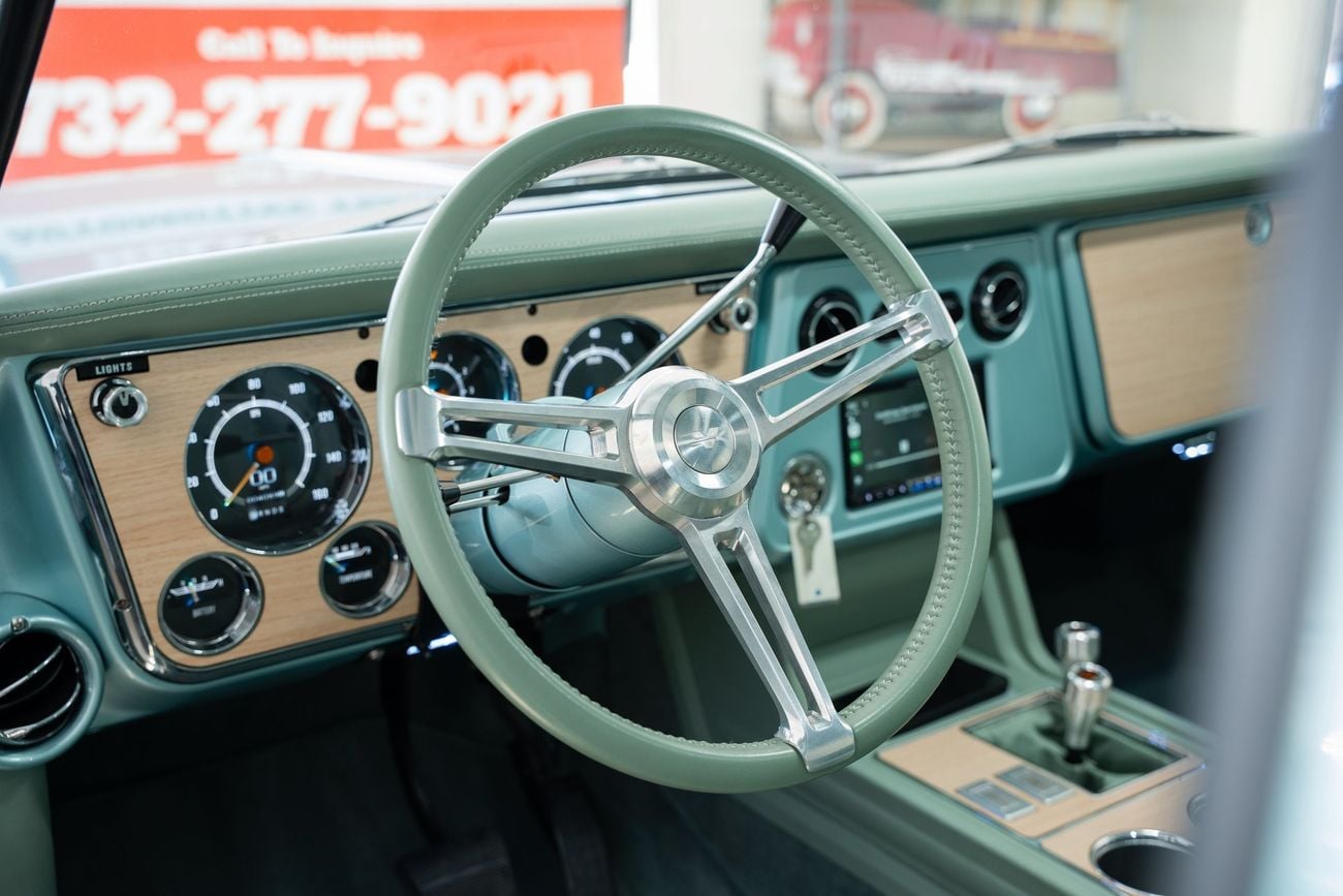 شيفروليه بليزر K5 Velocity Restorations LT1 10 Speed Pro Touring Restomod