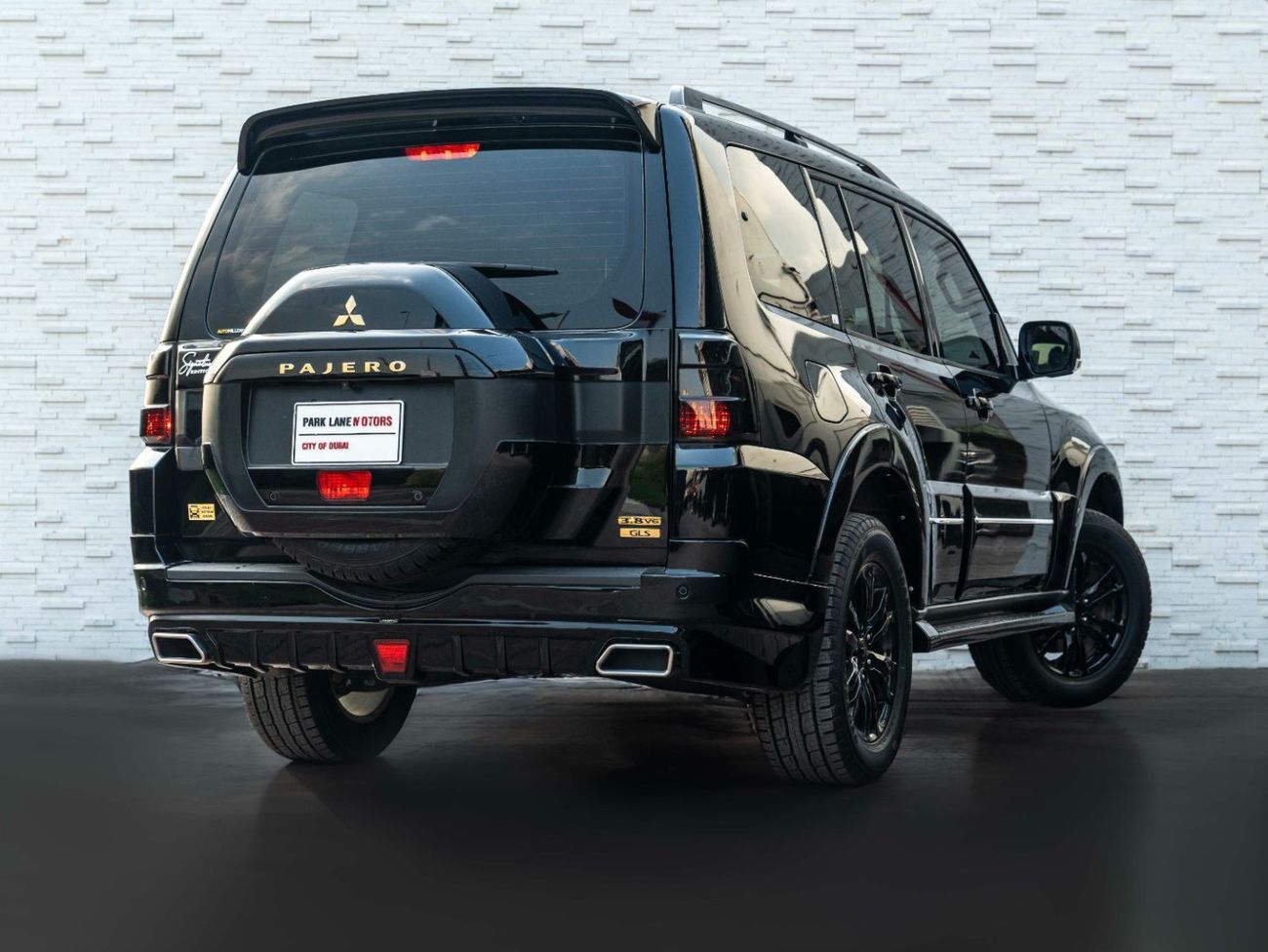 Mitsubishi Pajero GLS Mid 3.8L (243 HP)