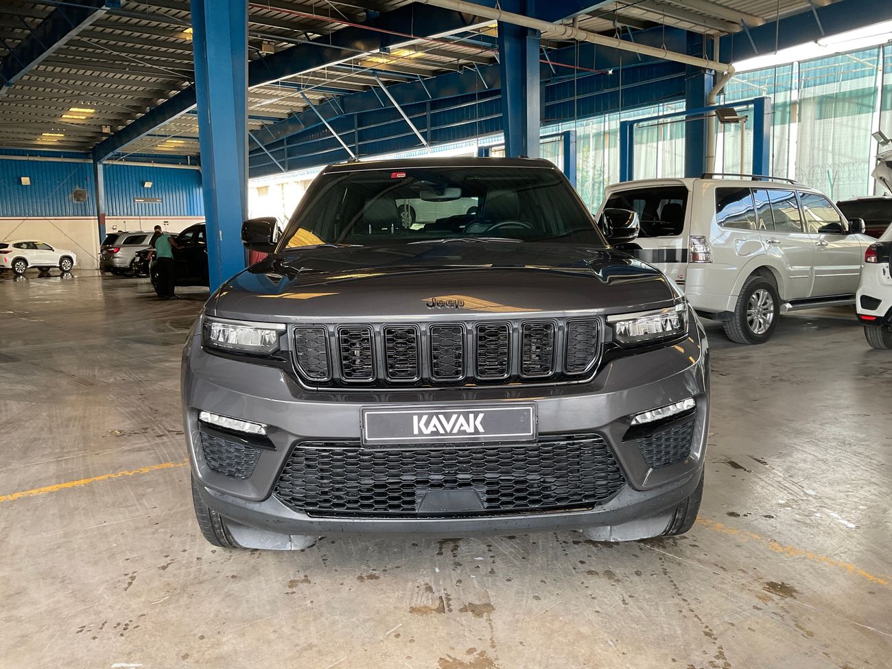 جيب جراند شيروكي Altitude | شامل الضمان | 0 ﺪﻔﻋﺓ ﺃﻮﻟﻯ