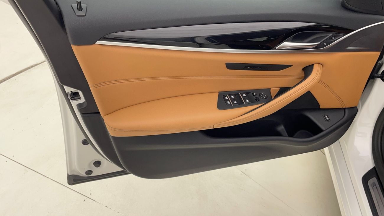 بي أم دبليو 520i 2023 JOY EDITION | AED 1818/Month | 0 DP | 30 Day Return | Warranty | Service History