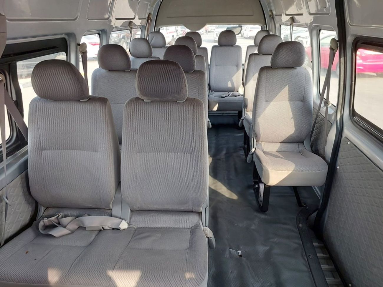 Toyota Hiace TOYOTA HIACE COMMUTER VAN RHD 2014 MODEL 3.0 L DIESEL AUTOMATIC(PM13991)