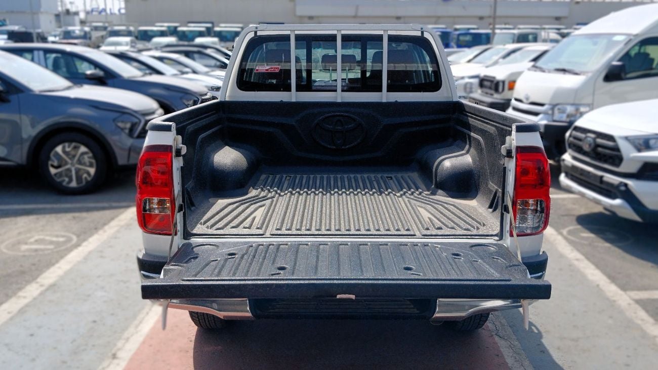 تويوتا هيلوكس 2.4L Diesel Manual DC Pickup 2026YM