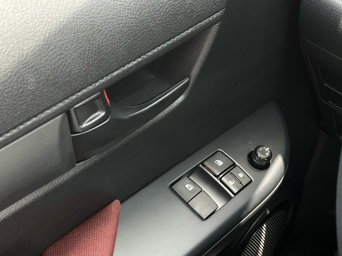 تويوتا هيلوكس GLX 2.7L Single Cab Utility RWD