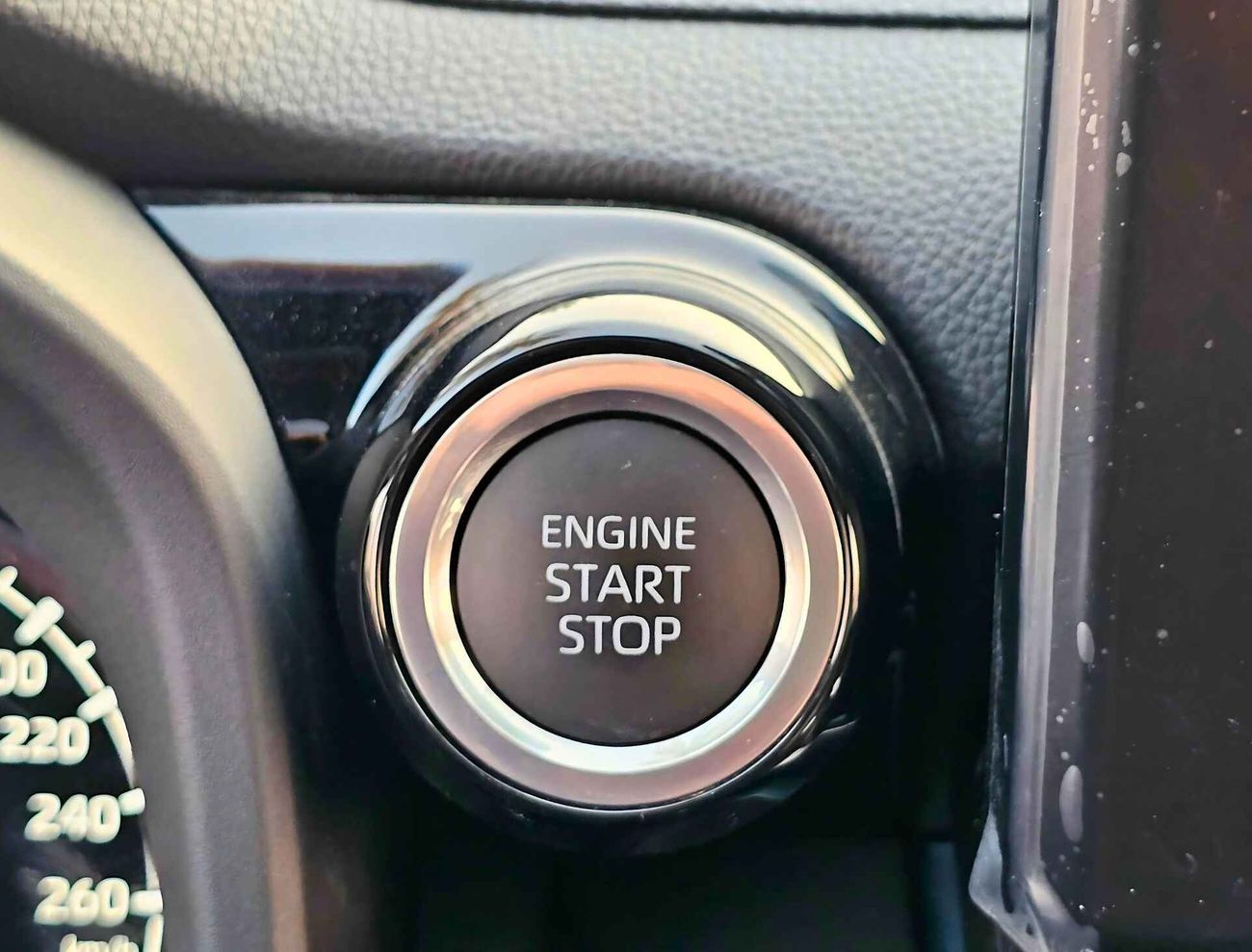 Toyota Land Cruiser LC300 / VXR / 3.3L Diesel / HIGH OPTION (CODE # 68006)