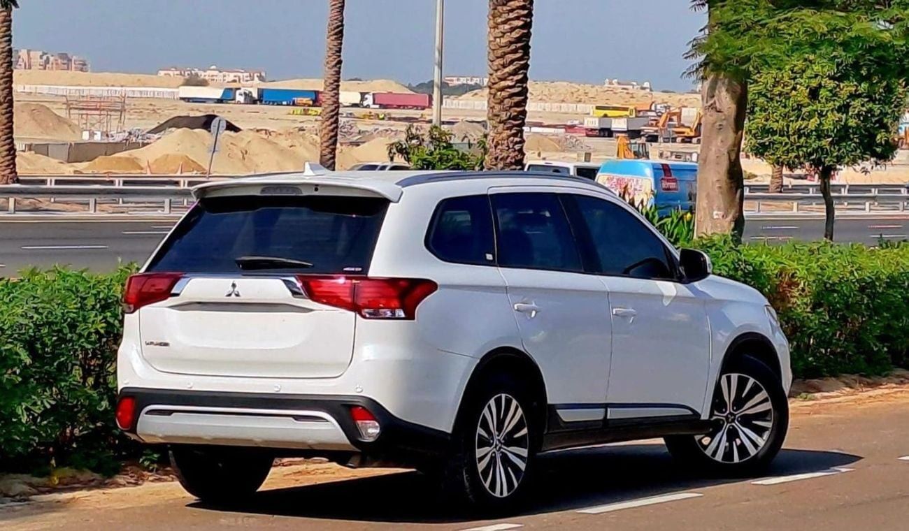 Mitsubishi Outlander GLX High 2.4L 930-Monthly l GCC l Cruise, 4wd, GPS l Accident Free