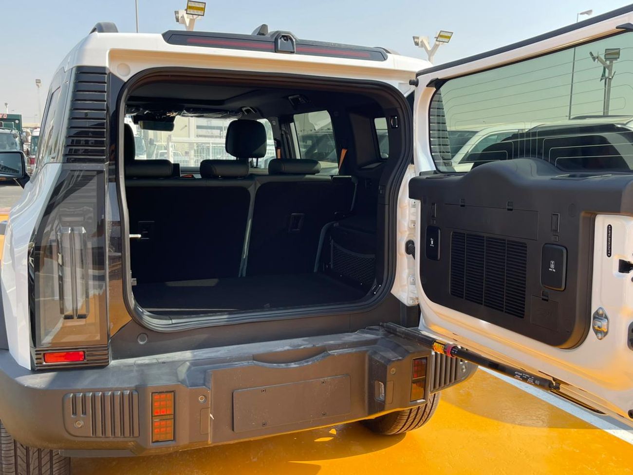 Jetour T2 Luxury Jetour T2 travel+ 2.0L PETROL 7SPEEDS FULL OPTION/ MIDDLE EAST SPECS