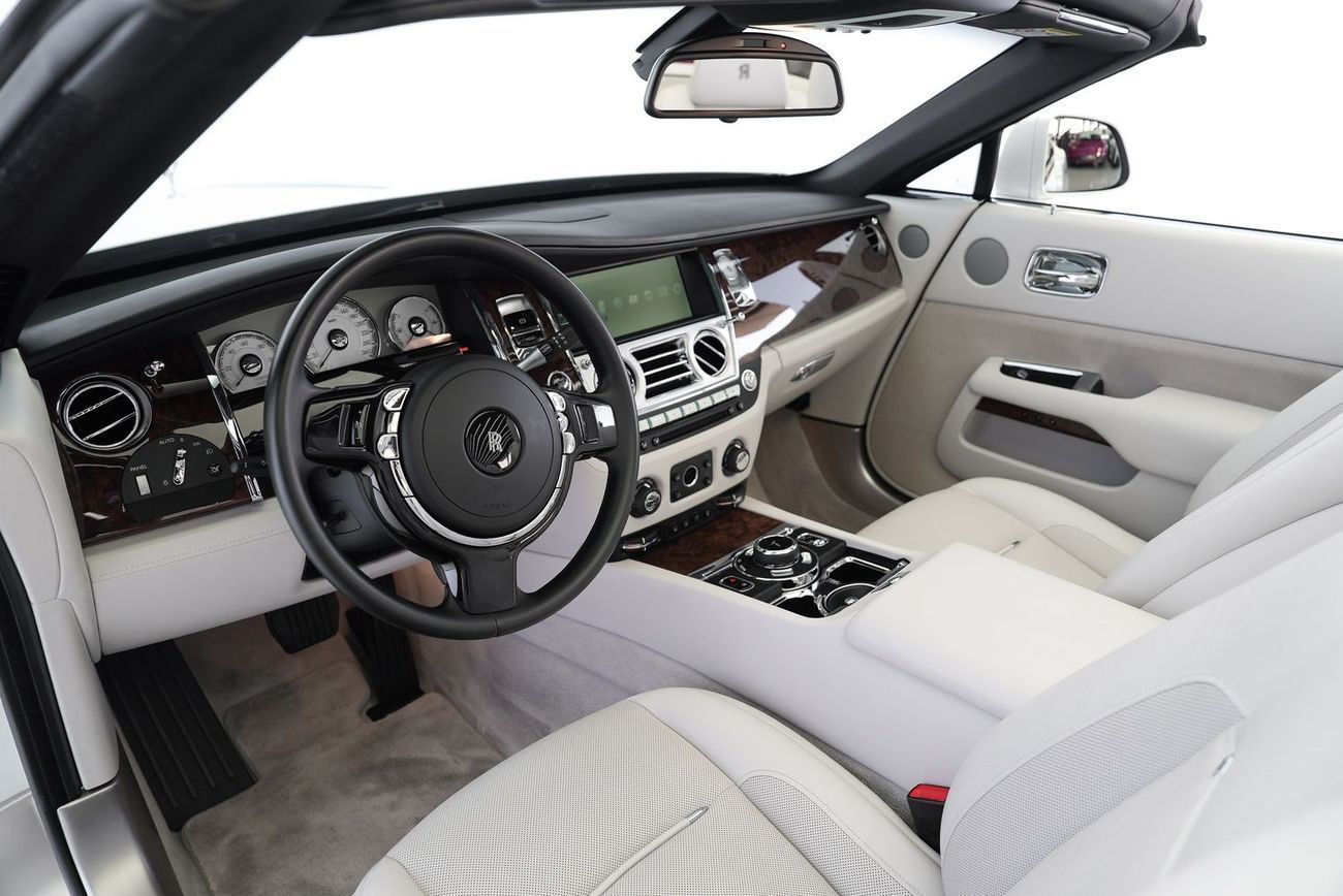 رولز رويس داون Rolls Royce Dawn