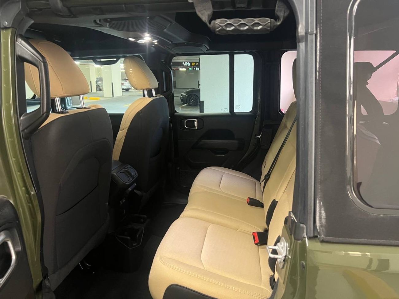 Jeep Wrangler Sahara Unlimited 3.6L M/T