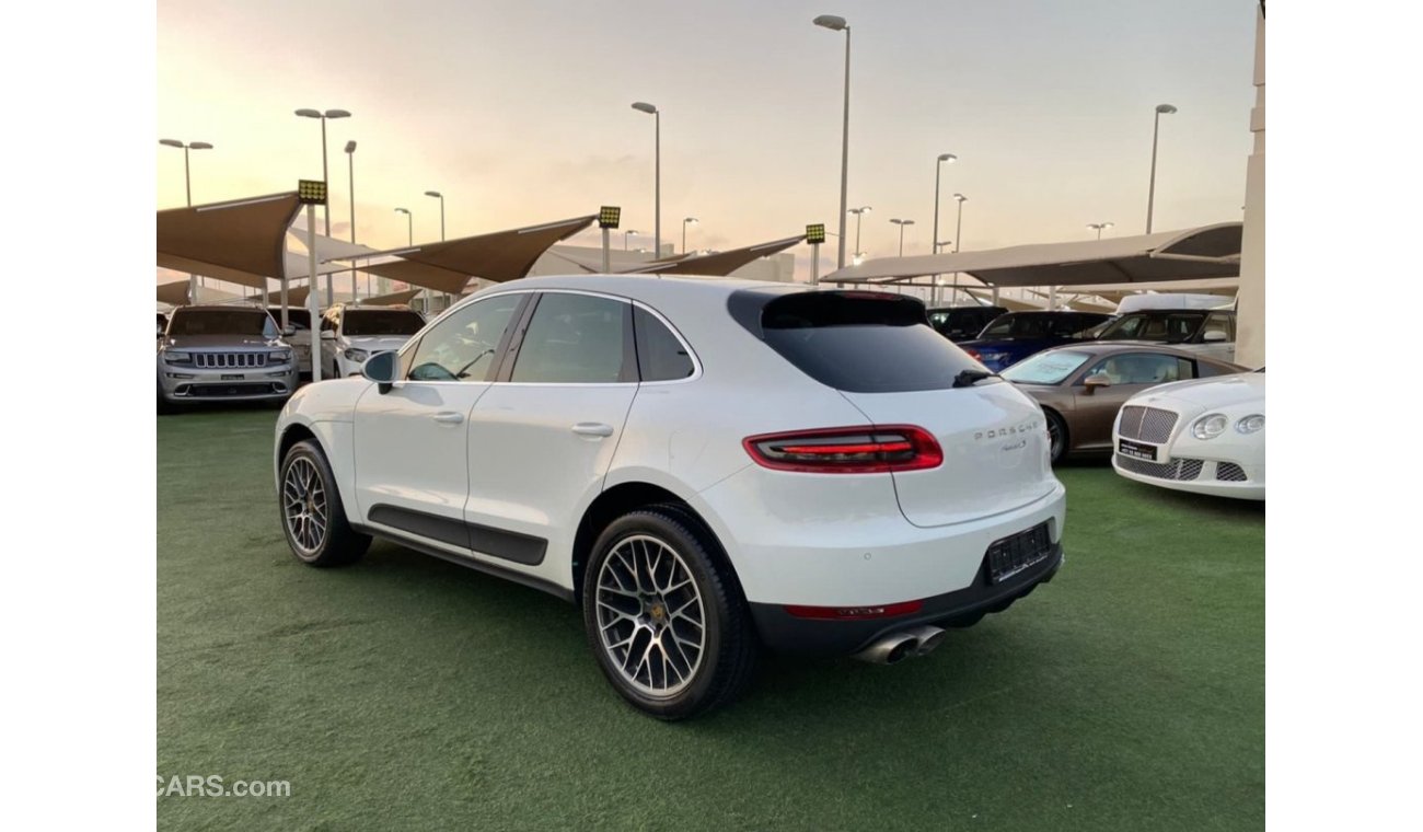 Porsche Macan S