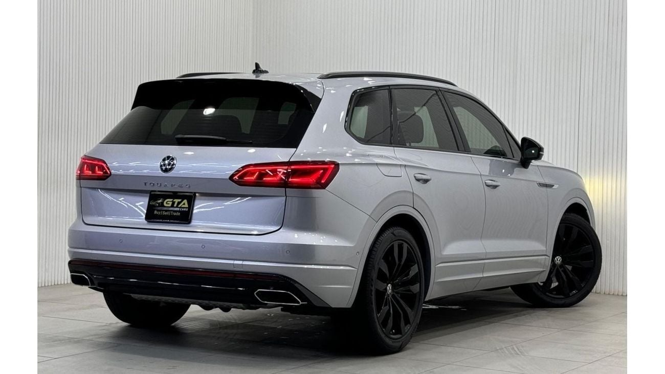 فولكس واجن طوارق 2022 Volkswagen Touareg R-Line Black Edition, Jan 2027 VW Warranty, Full VW Service History, GCC