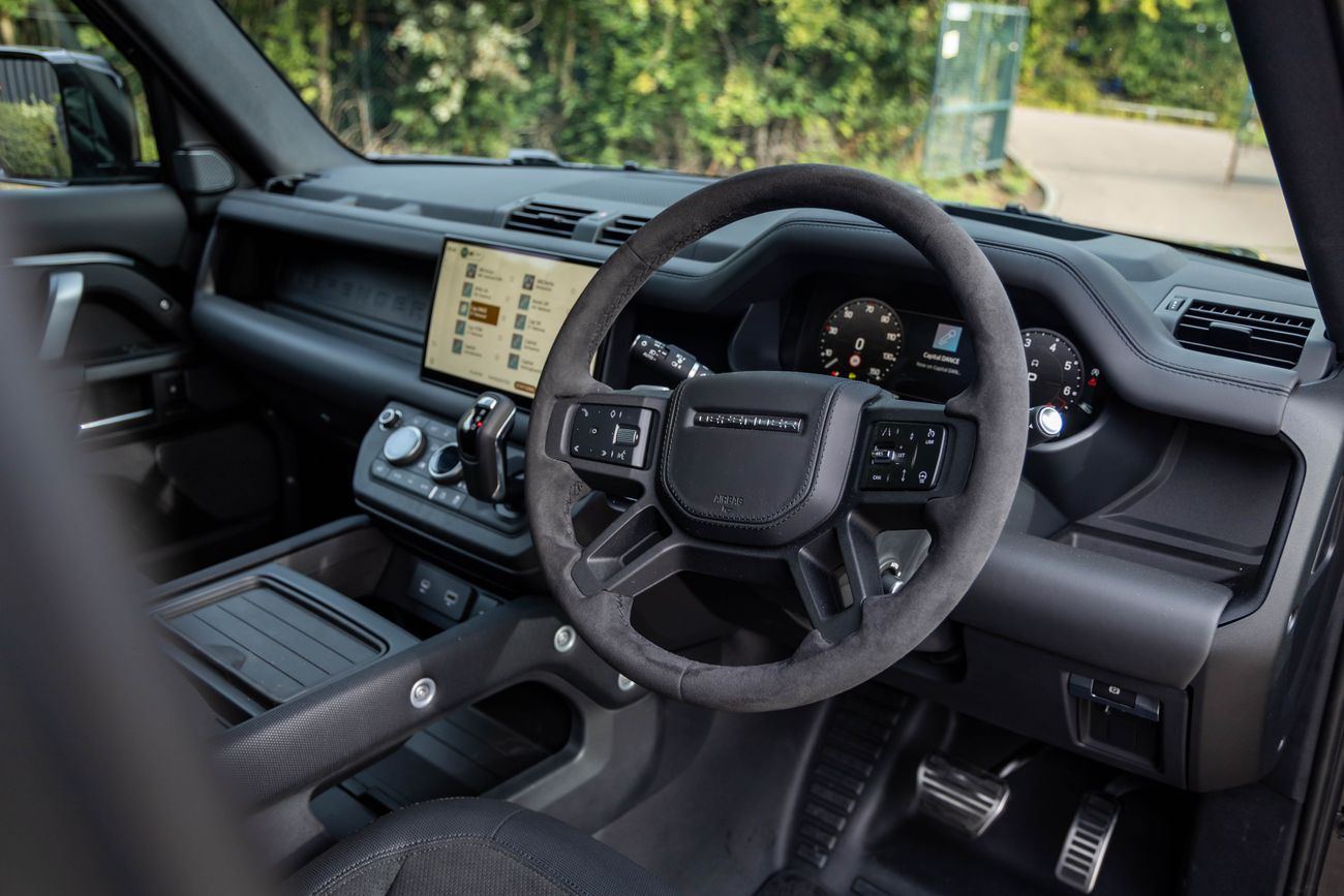 Land Rover Defender 110 DEFENDER V8 RHD