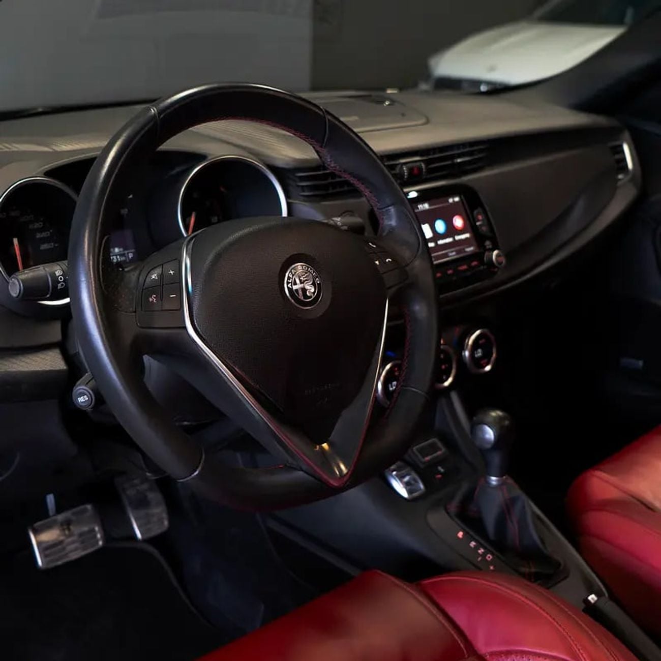 ألفا روميو جوليتا 861 pm • 0% Downpayment • Veloce • Agency Warranty