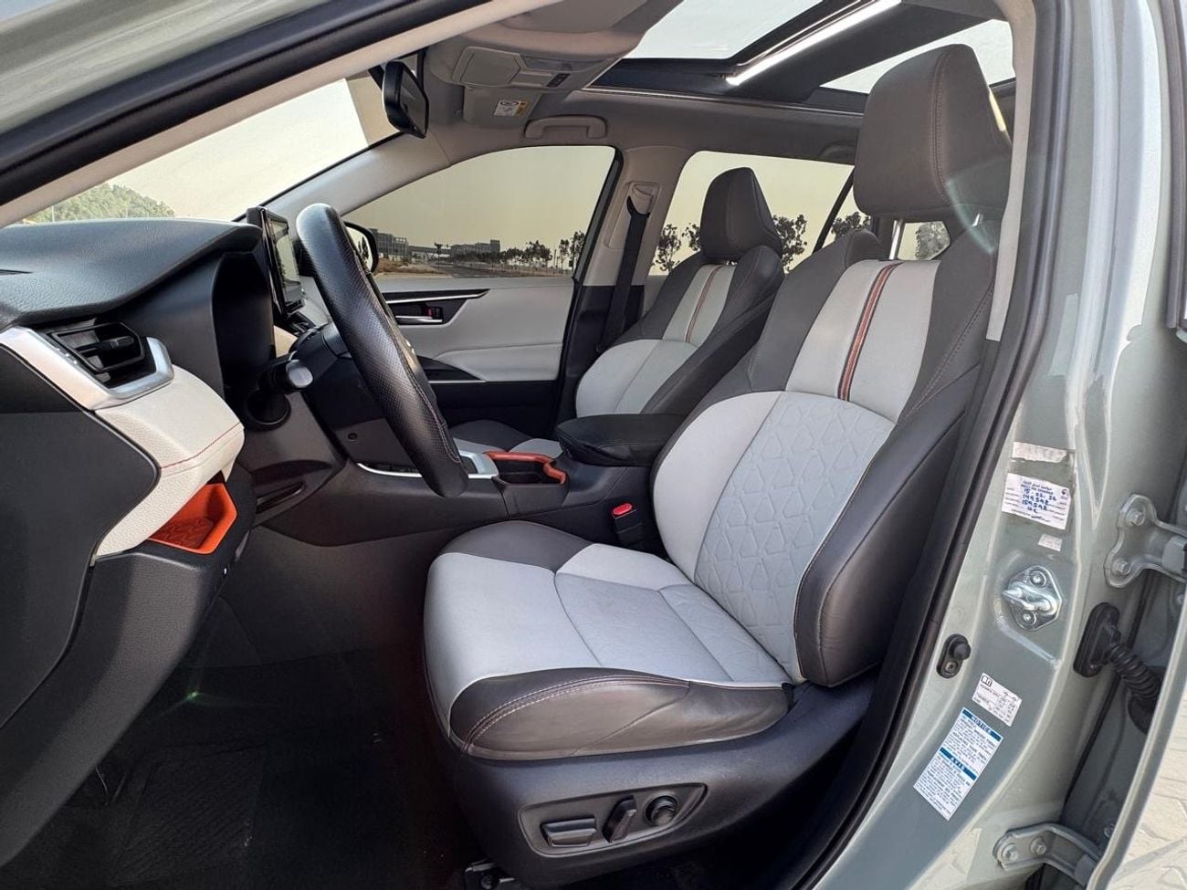 Toyota RAV4 ADVENTURE