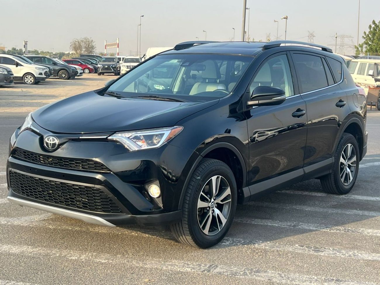 Toyota RAV4 2018 Toyota RAV4 XLE - 2.5L V4-RearCam-AWD 4x4 - Push Start -Leather seat Sunroof - Mileage-