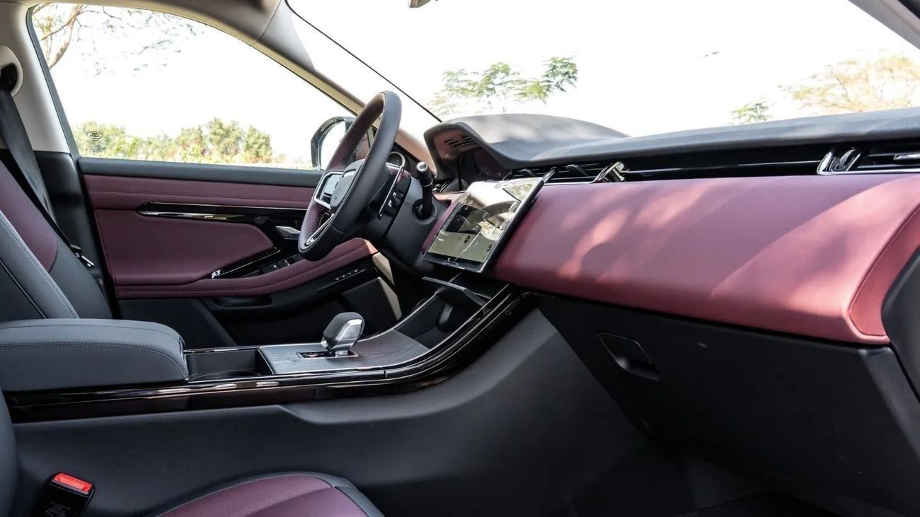 لاند روفر رانج روفر إيفوك 2025 | RANGE ROVER EVOQUE 249PS PREMIUM HONOR [ EXPORT ONLY ]