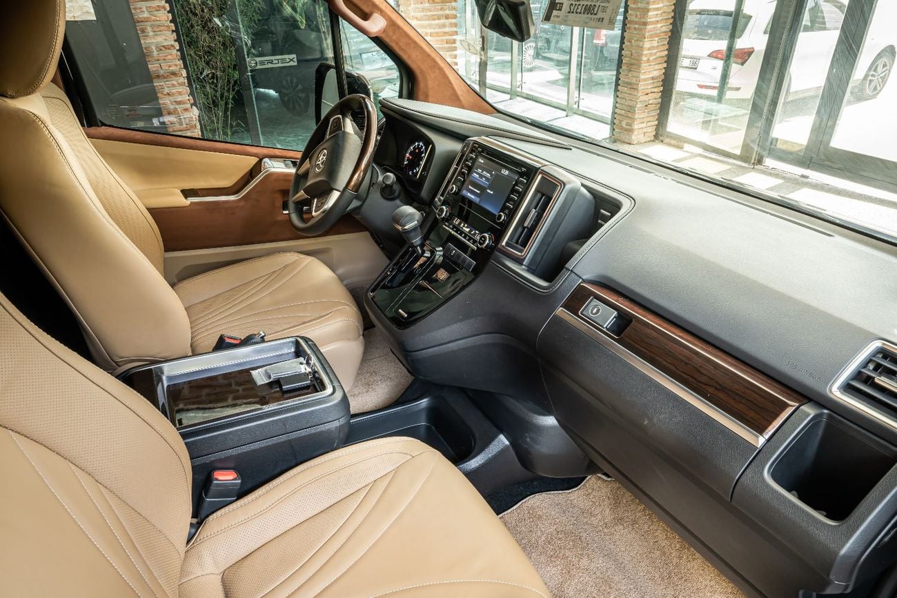 Toyota Granvia PREMIUM