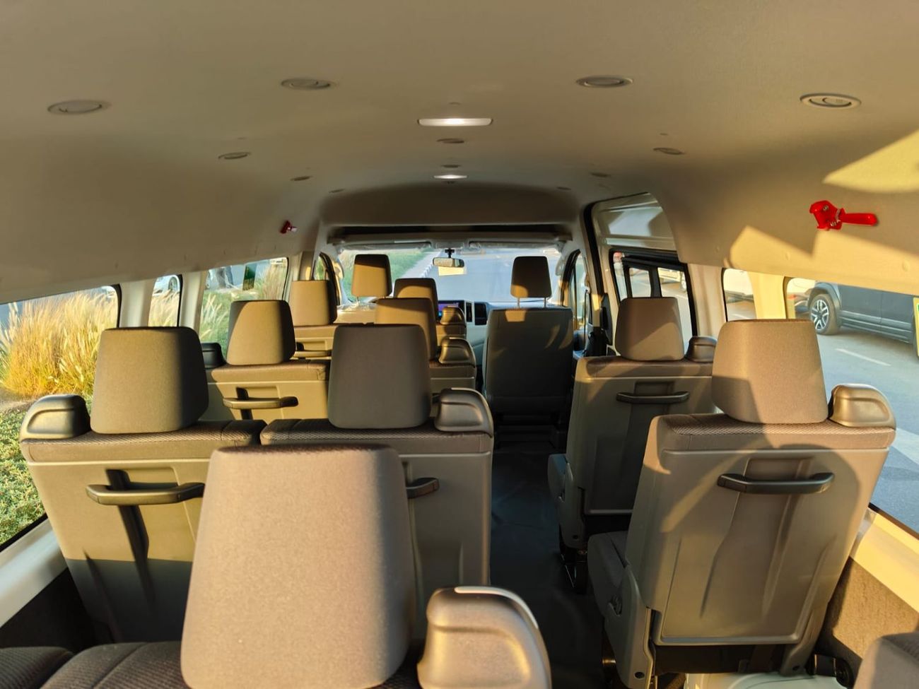 Toyota Hiace 2026 Toyota Hiace DX 13-Seater 2.8L 4-Cyl Diesel M/T RWD (3-Point Seatbelts) Export Only