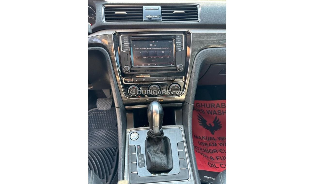 Volkswagen Passat SE