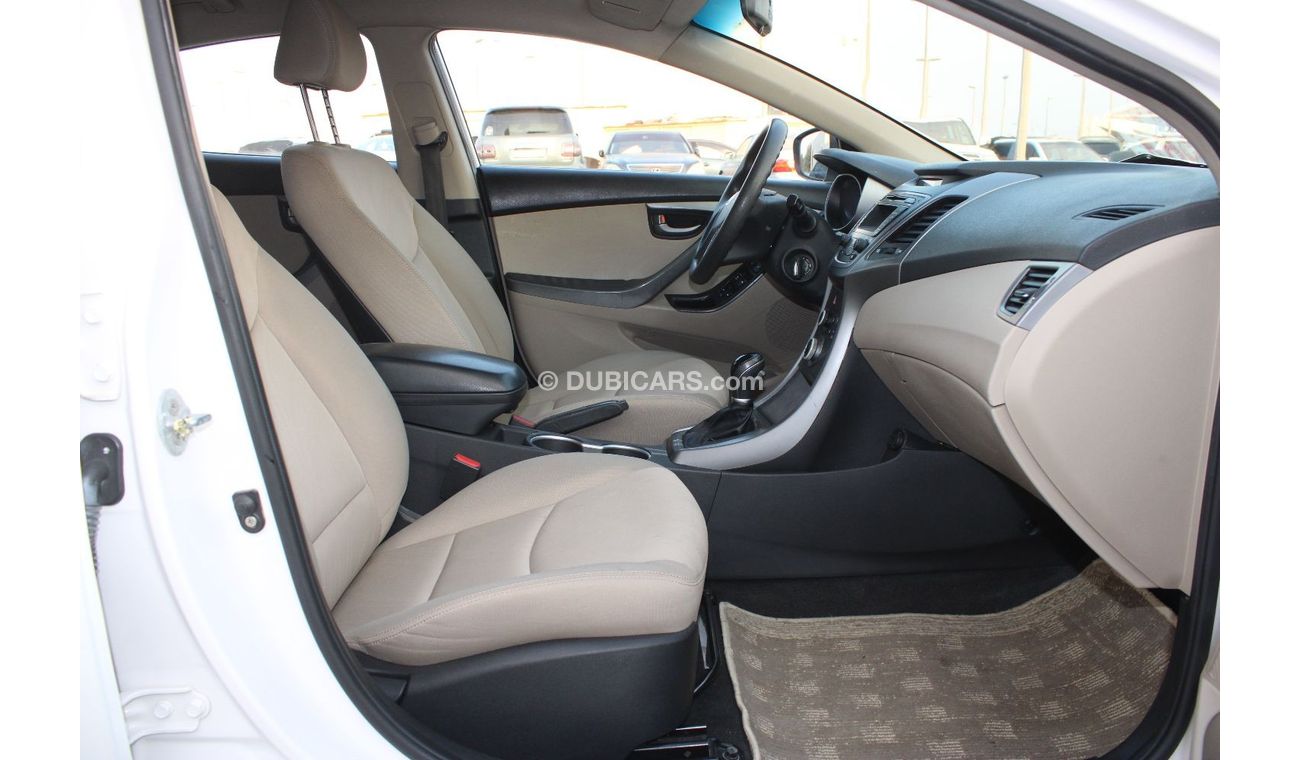 Hyundai Elantra Hyundai Elantra 2015 GCC NO 2 1600cc, in excellent condition, without accidents, very clean from ins