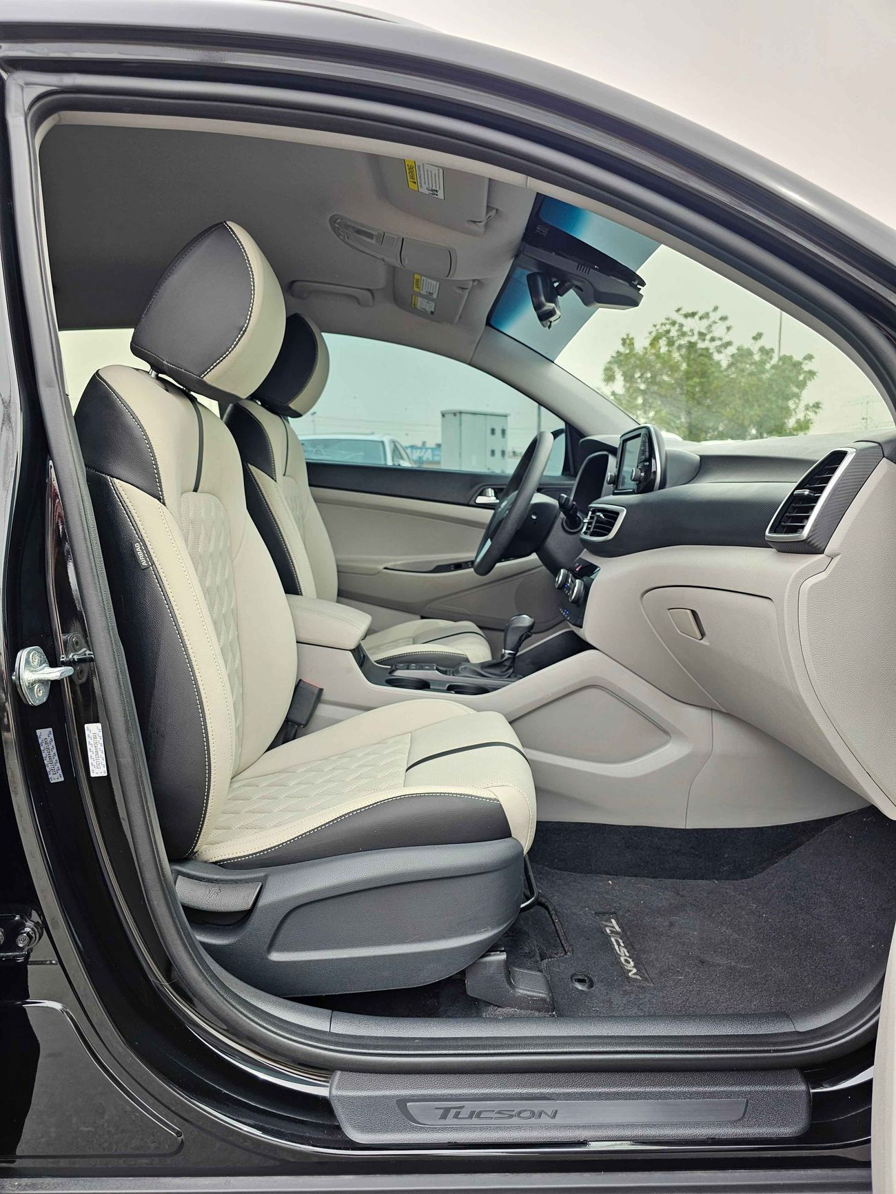 Hyundai Tucson LIMITED AWD/LOW MILEAGE/ELECTRIC/LEATHER/HEATINGSEATS/BUTTON START/DVD/DIFFLOCK/E BRAKE/ 700 MONTHLY