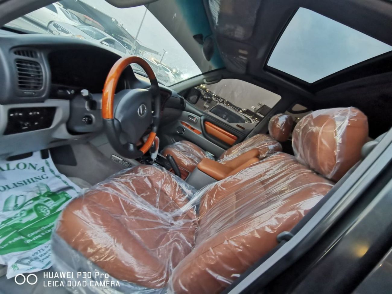 لكزس LX 470 In excellent condition and requires no expense