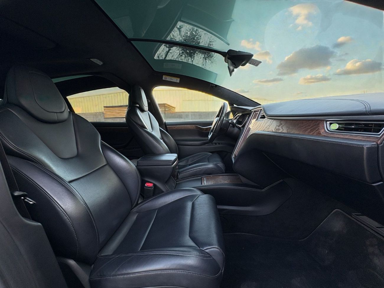 Tesla Model X Long Range (AWD) 75D | 2017 | GCC SPECS | AED 2,480 per month